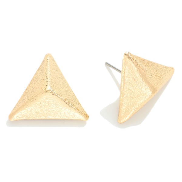 Wholesale textured Metal Pyramid Oversized Stud Earrings W
