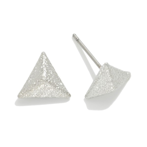 Wholesale textured Metal Pyramid Stud Earrings W