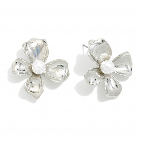 Wholesale metal Flower Oversized Stud Earrings Pearl W