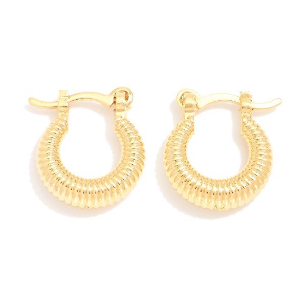 Wholesale metal Ribbed Tapered Hoop Earrings k Gold Hypoallergenic Made Brazil