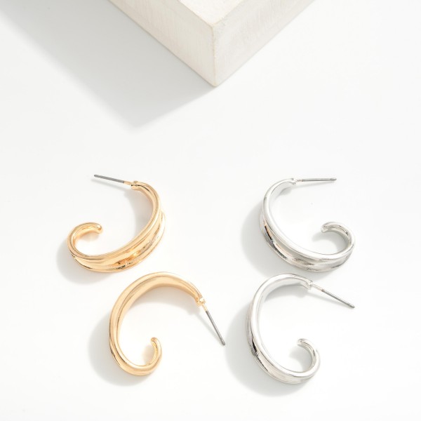 Curled Metal Tone Hoop Drop Earrings
- Approximately 1" L
