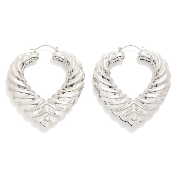 Wholesale large Ribbed Metal Heart Hoop Earrings L