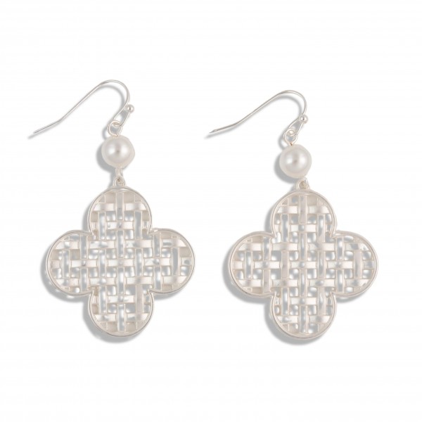 Wholesale drop Earring Clover Lattice Detailing Linked Pearl L
