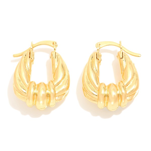Wholesale metal Croissant Huggie Hoop Earrings L Gold Made Brazil Hypoallergenic
