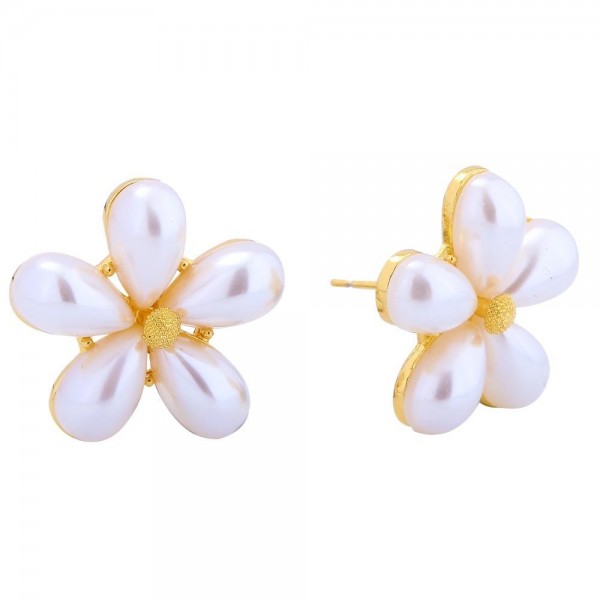 Wholesale do Everything Love Pearl Flower Stud Earring Brass Base Hypoallergenic