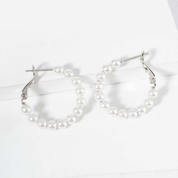 Pearl Beaded Hoop Earrings 

- Gold Dipped
- Approximately 1" D
