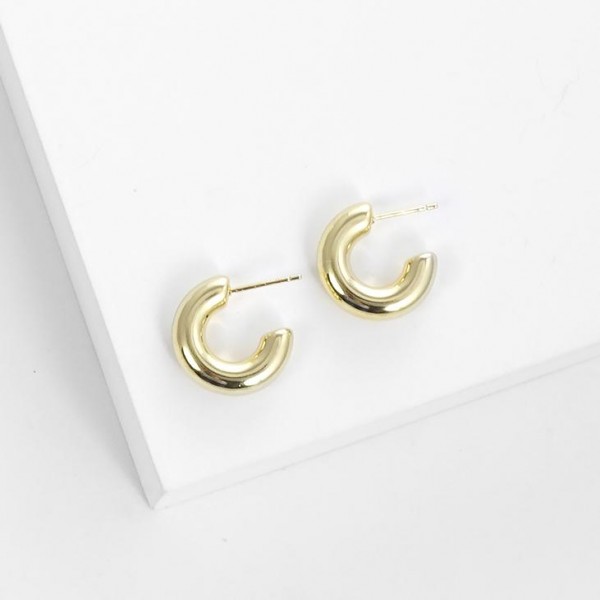 Metal Tone Chunky Hoop Earrings 

- Approximately .5" D