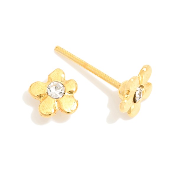 Gold Tone Flower Stud Earring 

- Approximately .05" D
- 18k Gold Filled
- Hypoallergenic
- Made In Brazil