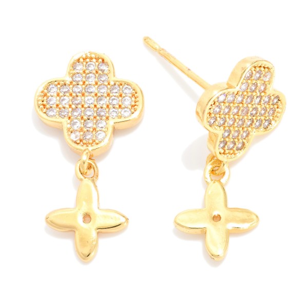 Rhinestone Studded Clover Post Drop Earring Featuring Linked Metal Clover

- Approximately .75" D
- 18k Gold Filled
- Hypoallergenic
- Made In Brazil

