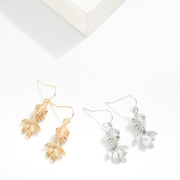 Metal Tone Fish Drop Earrings 

- Approximately 1.5" L 