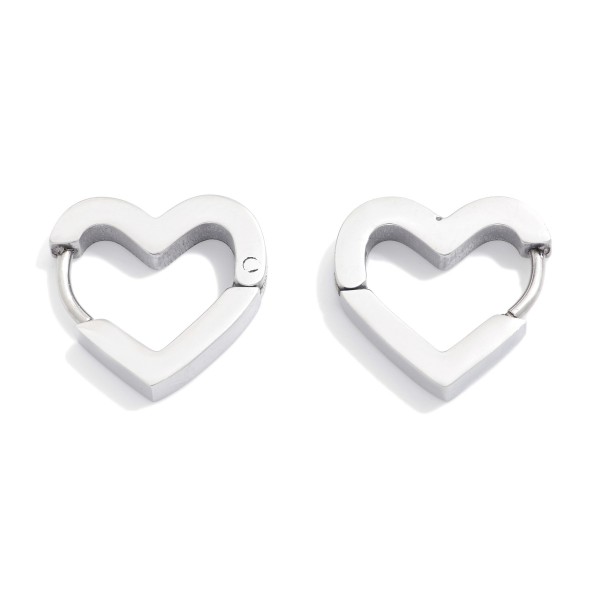 Metal Tone Heart Huggie Hinged Hoop Earring

- Stainless Steel
- Water Resistant
- Approximately .25" D