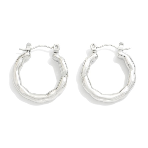 Wholesale textured Metal Hoop Earrings Stainless Steel Water Resistant L