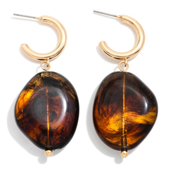 Linked Metal Tone Hoop Earring Featuring Marble Acetate

- Approximately 2" L 