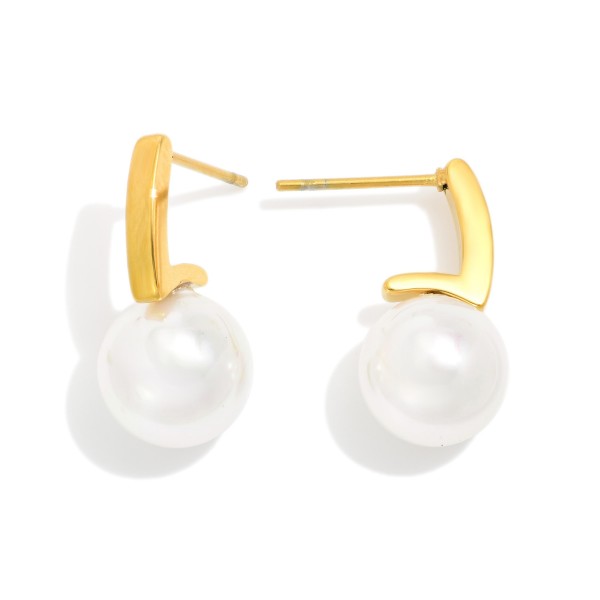 Metal Tone Bar & Pearl Post Drop Earrings 

- Stainless Steel 
- Approximately .75" L
