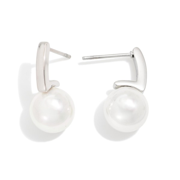Metal Tone Bar & Pearl Post Drop Earrings 

- Stainless Steel 
- Approximately .75" L
