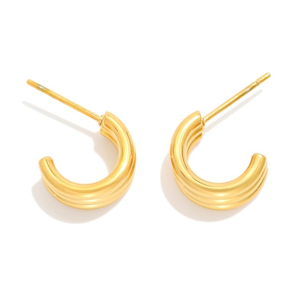 Metal Tone Layered Hoop Earrings 

- Approximately .5" L 
- Stainless Steel
- Water Resistant