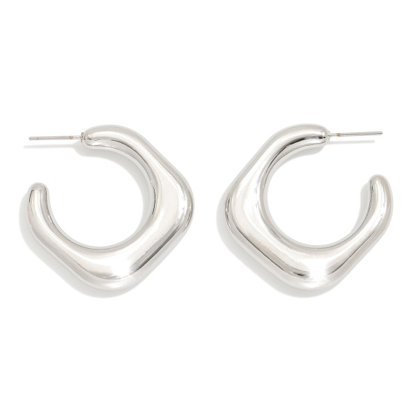 Chunky Metal Tone Rounded Square Hoop Earrings 

- Approximately 1" D