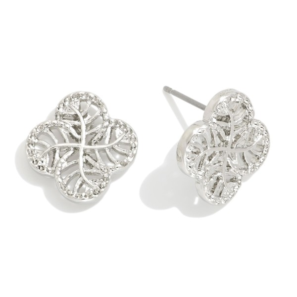 Metal Tone Clover Stud Earring Featuring Leaf Design 

- Approximately .5" D 