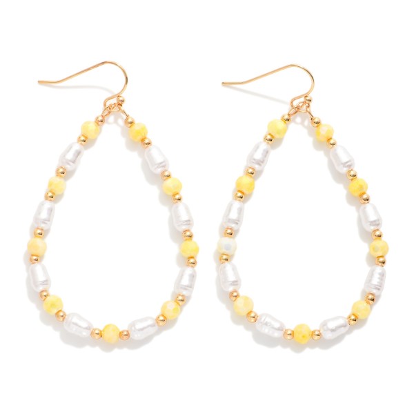 Faceted Beaded Teardrop Earrings Featuring Gold Tones & Pearls 

- Approximately 2.5" L 