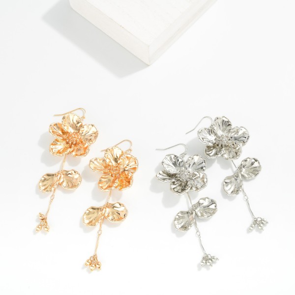 Linked Metal Tone Flower Drop Earrings 

- Approximately 3.5" L  