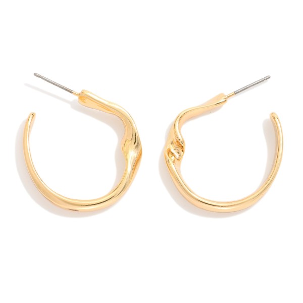 Metal Tone Hoop Earrings Featuring Twisted Metal Detail 

- Approximately 1" D