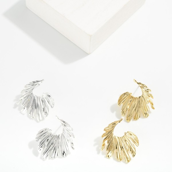 Metal Tone Curved Fan Shaped Post Drop Earring 

- Approximately 1.5" L 