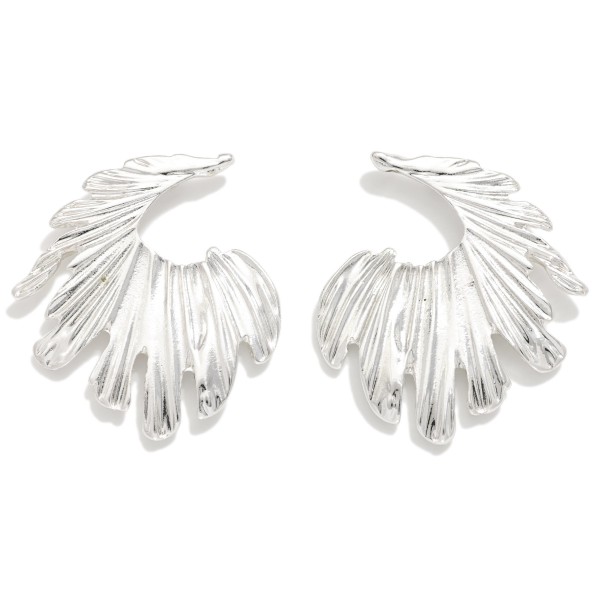 Metal Tone Curved Fan Shaped Post Drop Earring 

- Approximately 1.5" L 
