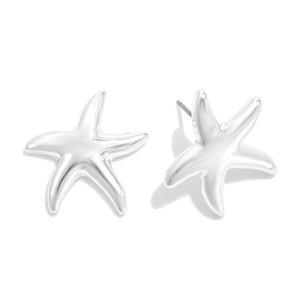 Metal Tone Starfish Stud Earring 

- Approximately .75" L 