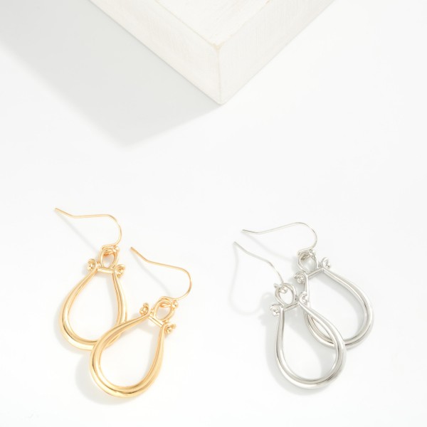 Metal Tone U Link Drop Earrings

- Approximately 1.5"L 