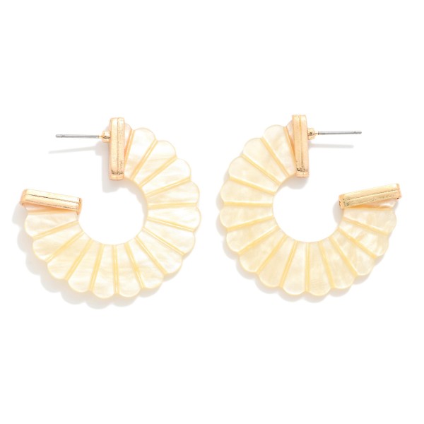 Scalloped Marble Acetate Hoop Drop Earring Featuring Gold Tones 

- Approximately 2" D 