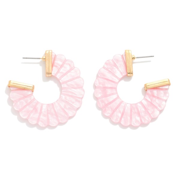 Scalloped Marble Acetate Hoop Drop Earring Featuring Gold Tones 

- Approximately 2" D 