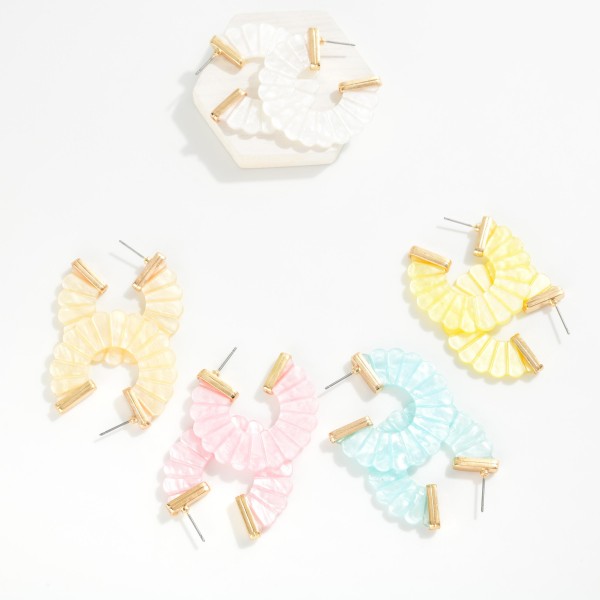 Scalloped Marble Acetate Hoop Drop Earring Featuring Gold Tones 

- Approximately 2" D 