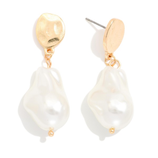 Linked Hammered Metal And Pearl Post Drop Earrings

- Approximately 1.5" L