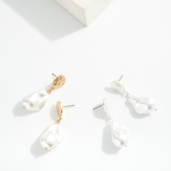 Linked Hammered Metal And Pearl Post Drop Earrings

- Approximately 1.5" L