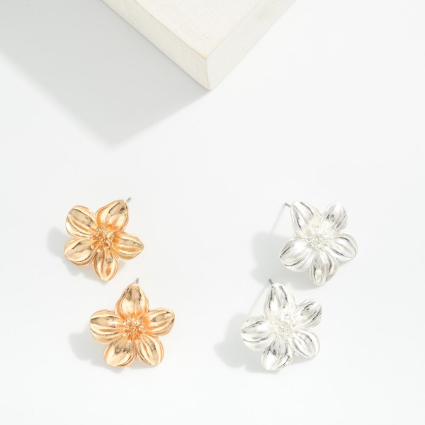 Metal Tone Flower Post Drop Earrings 

- Approximately 1" L