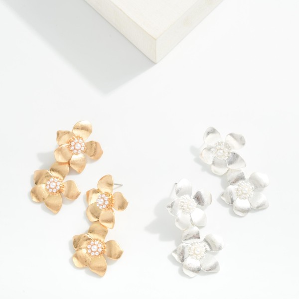 Linked Metal Tone Flowers Post Drop Earrings With Pearl Cluster Details 

- Approximately 2" L