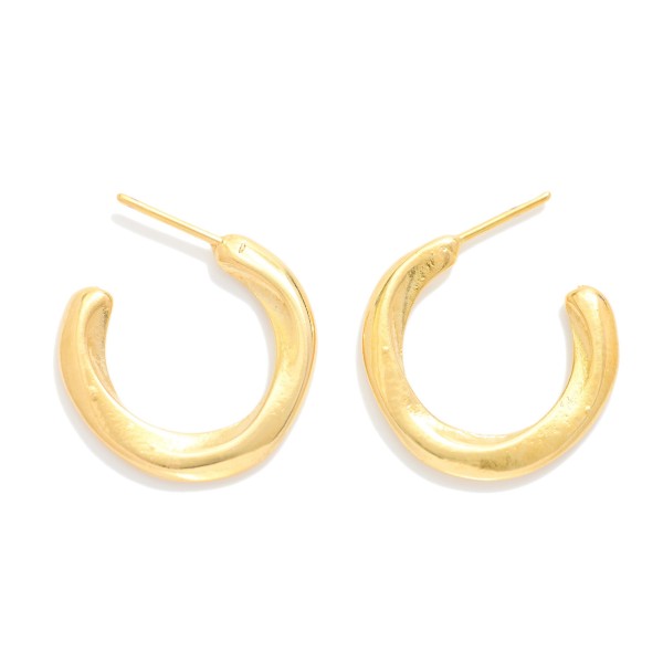 Metal Tone Flat Hoop Earrings 

- Gold Filled 
- Approximately .5" D