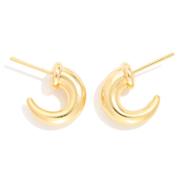 Metal Tone tapered Hoop Earrings 

- Gold Filled 
- Approximately .25" D