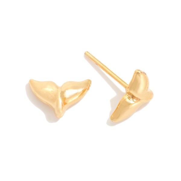 Metal Tone Whale Tail Stud Earrings 

- Gold Filled 
- Approximately .25" L