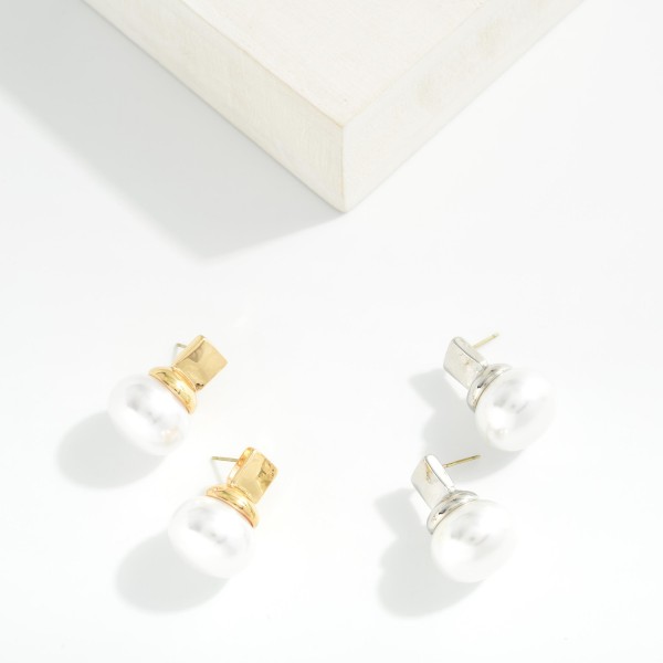 Metal Tone Square & Flat Pearl Post Drop Earrings 

- Approximately 1" L