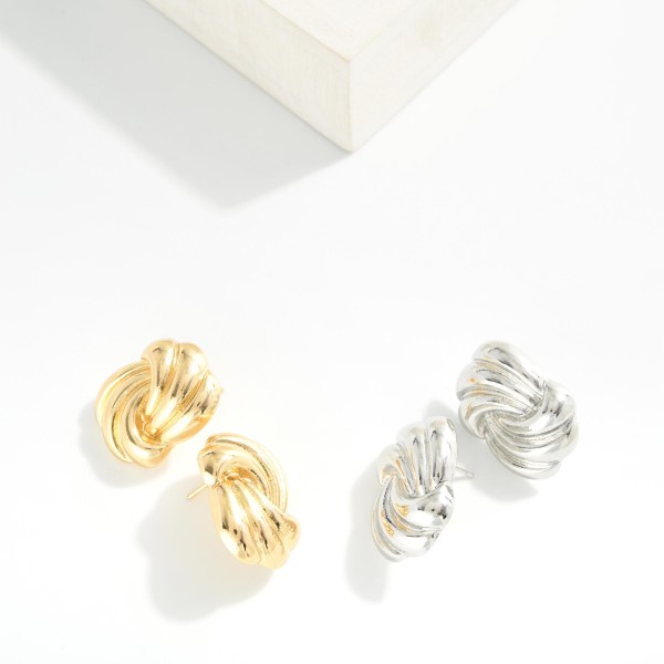 Ribbed Wavy Metal Post Drop Earrings 

- Approximately 1" L