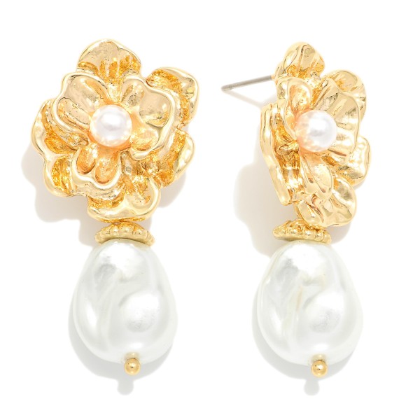 Metal Tone Linked Flower And Pearl Drop Earring 

- Approximately 1.5" L 
