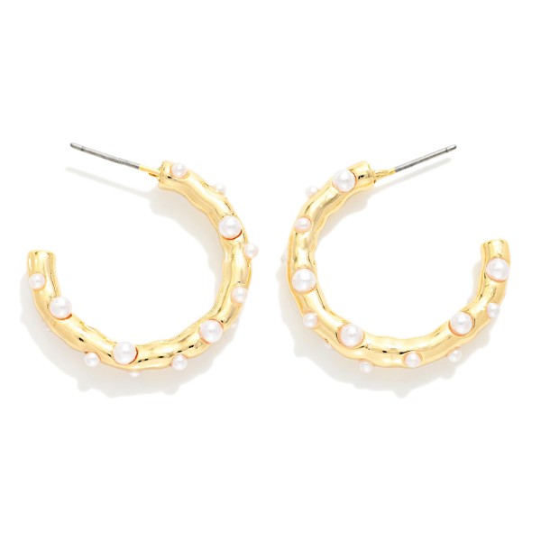 Metal Tone Hoop Earrings With Pearl Details 

- Approximately 1" D