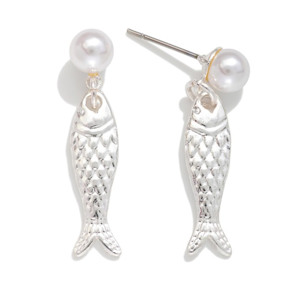 Pearl & Metal Tone Fish Post Drop Earrings 

- Gold Dipped 
- Approximately 1.25" L