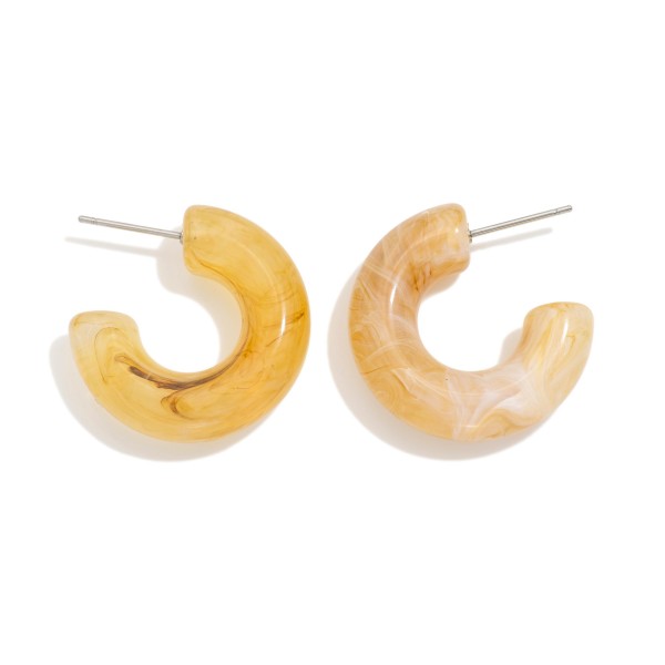 Chunky Acetate Hoop Earrings 

- Gold Dipped Post 
- Approximately .5" D
