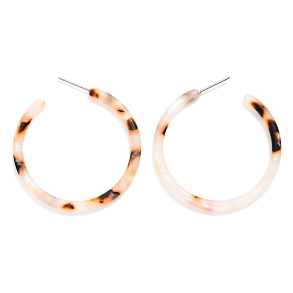 Marbled Acetate Hoop Earrings 

- Approximately 1.5" D