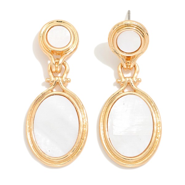 Linked Metal Tone Post Drop Pearlescent Earrings 

- Approximately 1.5" L 