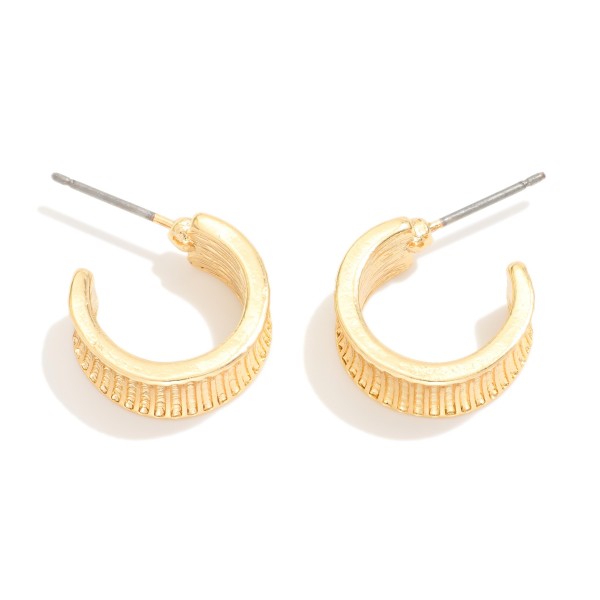 Ribbed Metal Hoop Earrings 

- Approximately .5" D