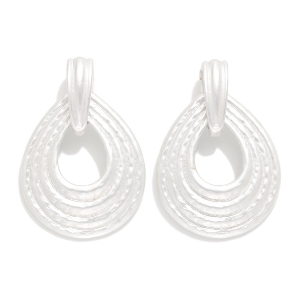 Ribbed Metal Tone Teardrop Drop Earrings 

- Approximately 1.5" L