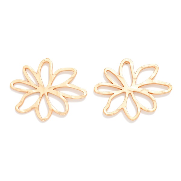 Metal Tone Flower Stud Earrings 

- Approximately .75" L